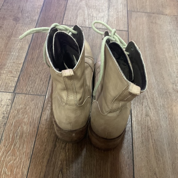 Dolce Vita Lace up Boots - Picture 6 of 8